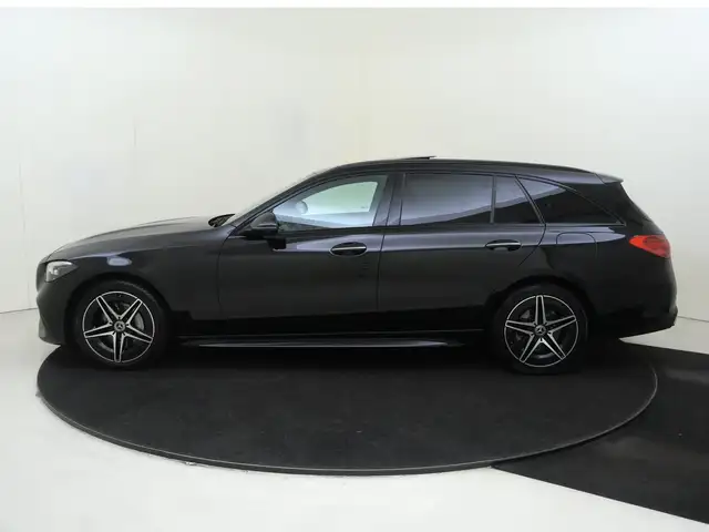 Mercedes-Benz C-Class view 8