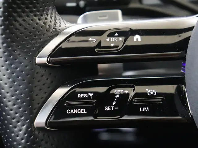 Mercedes-Benz C-Class view 13