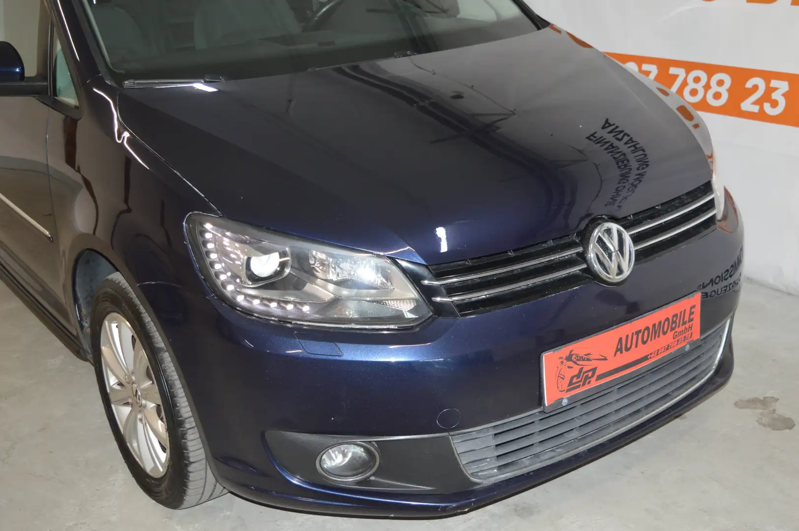 Volkswagen Touran 1,6 TDI **7-Sitzer**Xenon**Panorama**Highline** Blau - 2