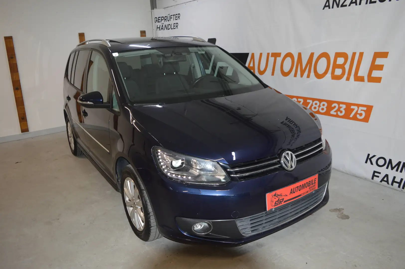 Volkswagen Touran 1,6 TDI **7-Sitzer**Xenon**Panorama**Highline** Blau - 1