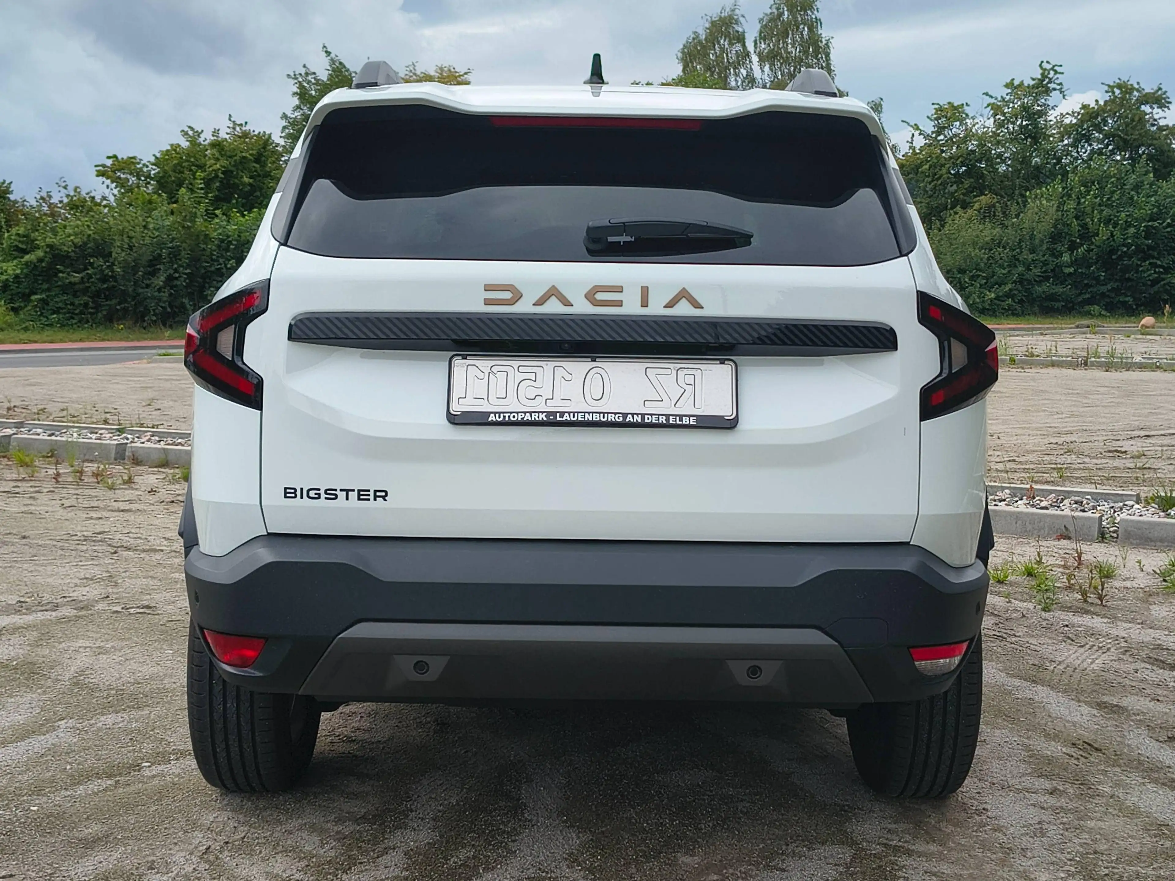 Dacia Bigster TCe 140 Extreme Panoramadach — photo 8