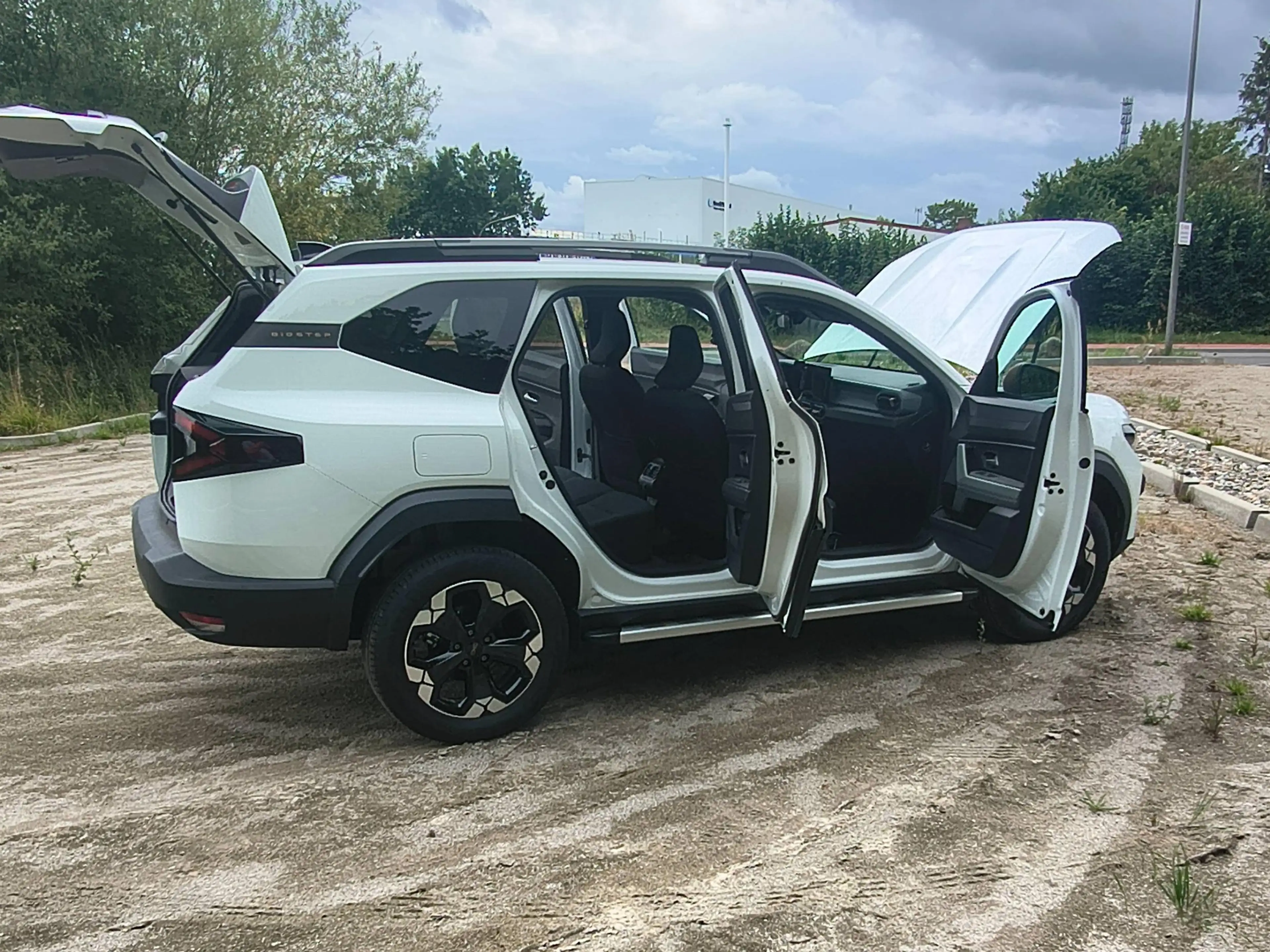 Dacia Bigster TCe 140 Extreme Panoramadach — photo 10