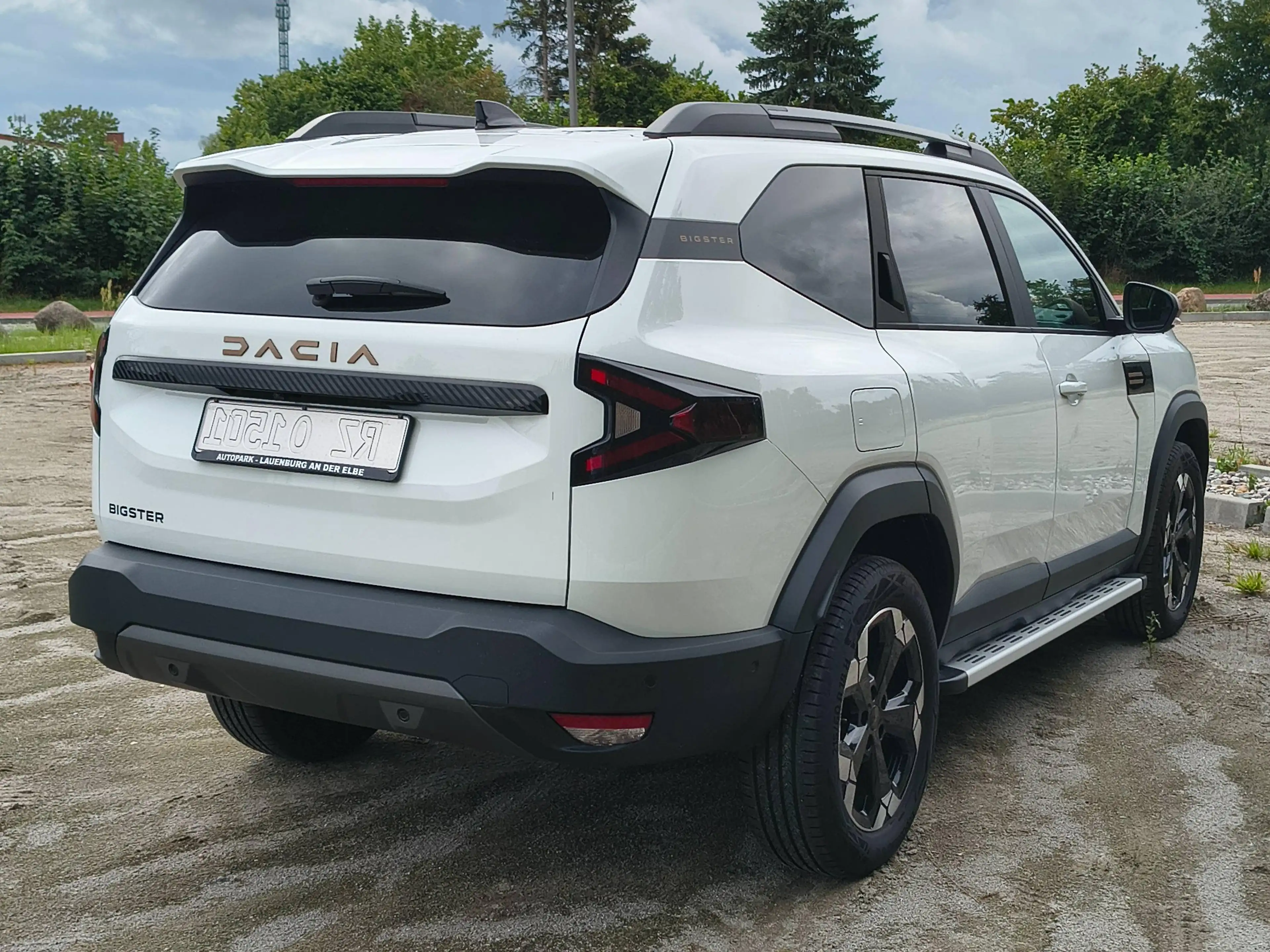 Dacia Bigster TCe 140 Extreme Panoramadach — photo 11