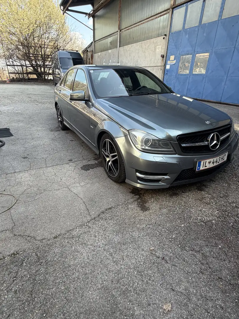 Mercedes-Benz C 200 Avantgarde Sport AMG CDI Aut. Grau - 2