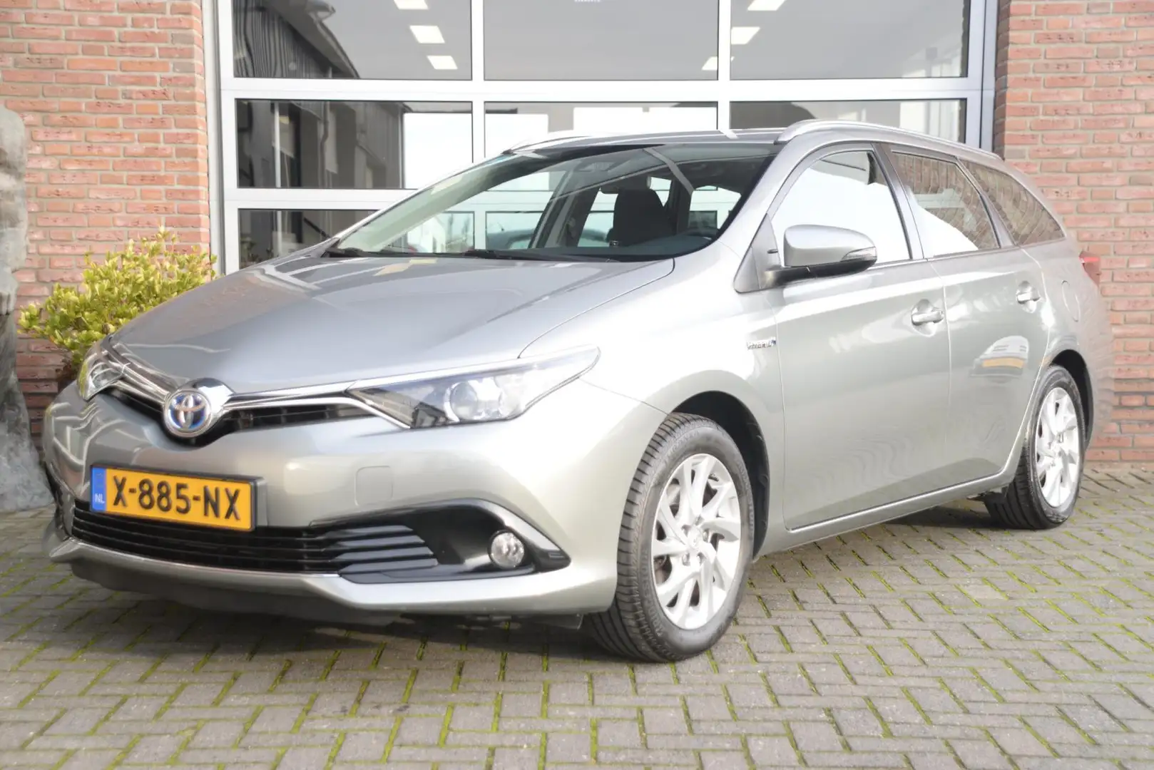 Toyota Auris Touring Sports 1.8 Hybrid | Camera | Trekhaak afne Gris - 1