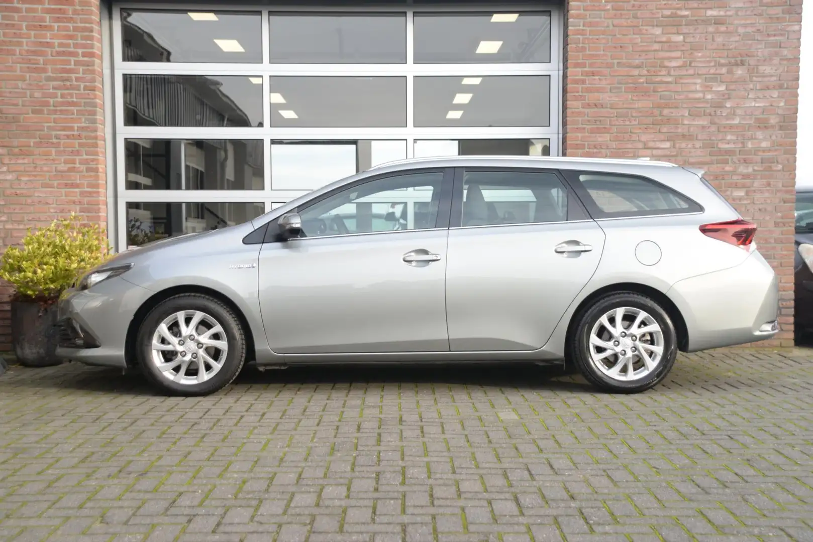 Toyota Auris Touring Sports 1.8 Hybrid | Camera | Trekhaak afne Gris - 2