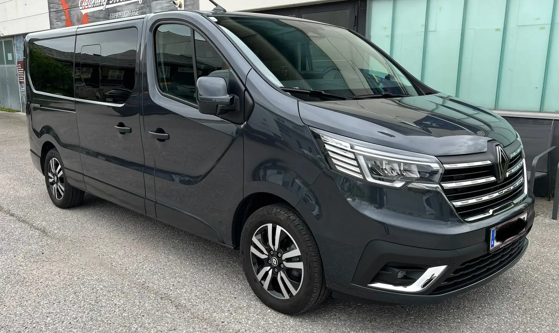 Renault Trafic Trafic Grand Passenger Techno Blue dCi 170 Aut. Techno Grau - 1