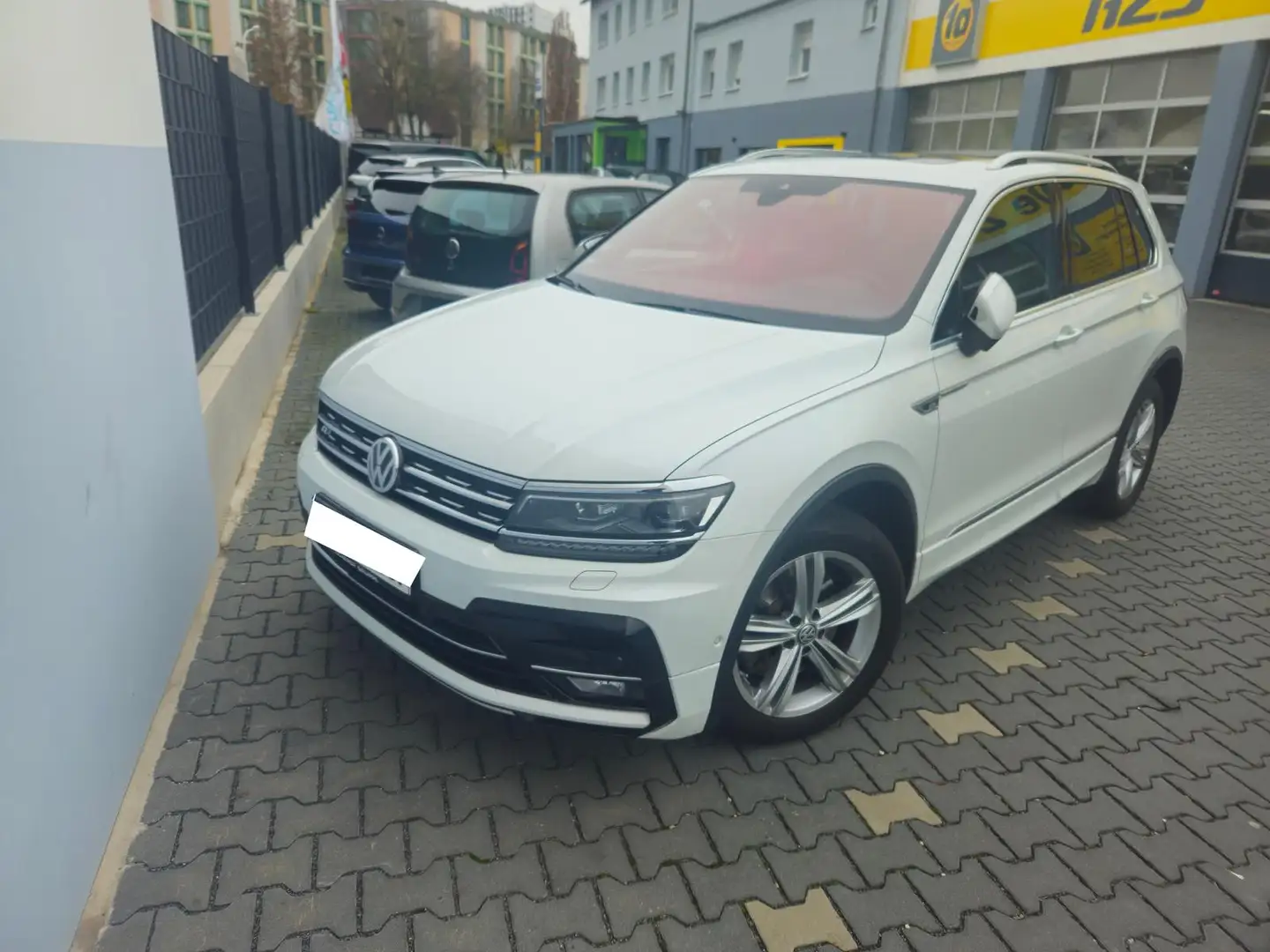 Volkswagen Tiguan 2.0 TDI DSG 4Mot R-LINE STNDHZ LEDER PANO AHK Blanc - 1