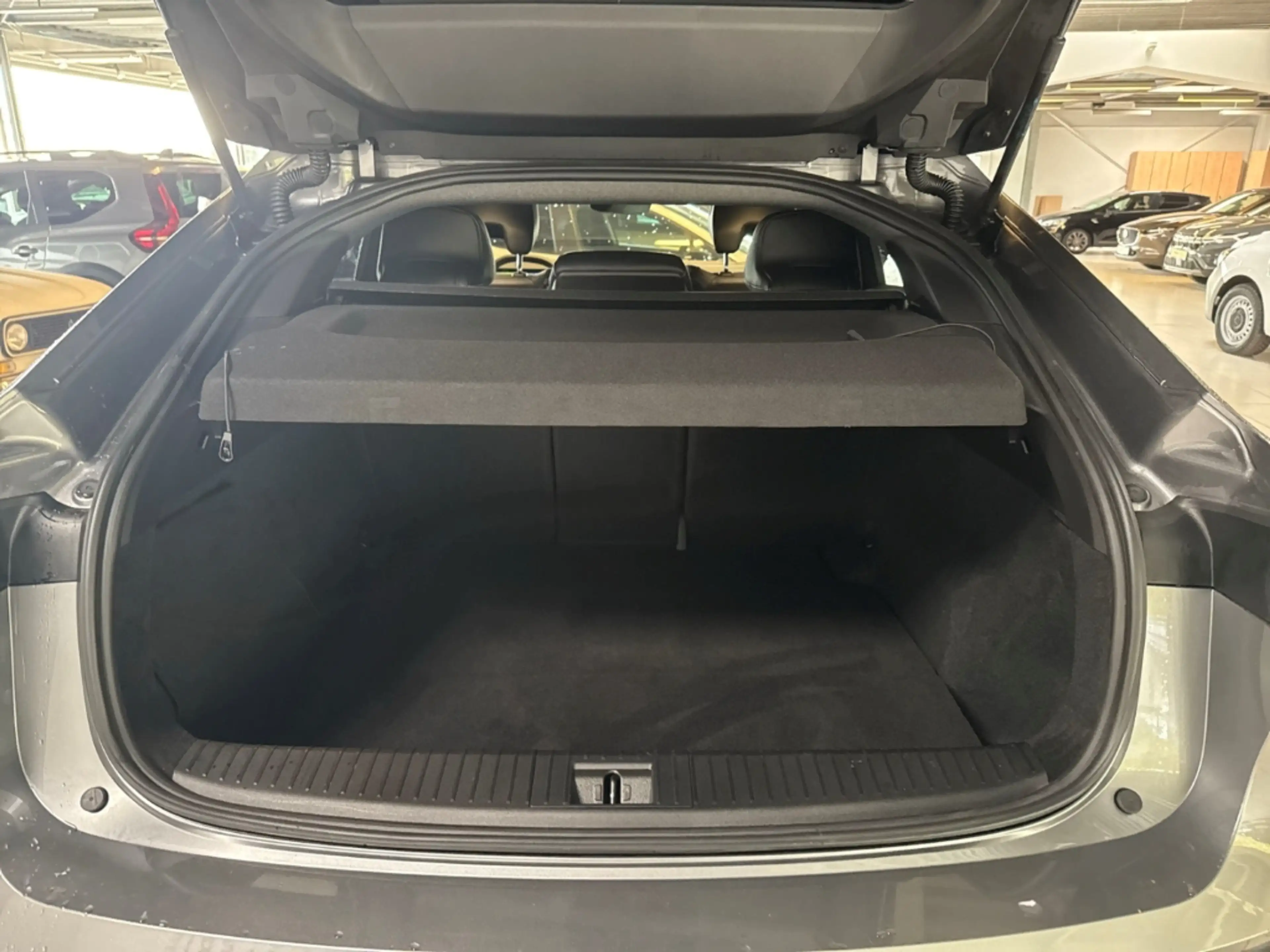 Renault Rafale 200 E-Tech Full Hybrid Techno 1.2 EU6e Navi+Sounds — photo 8