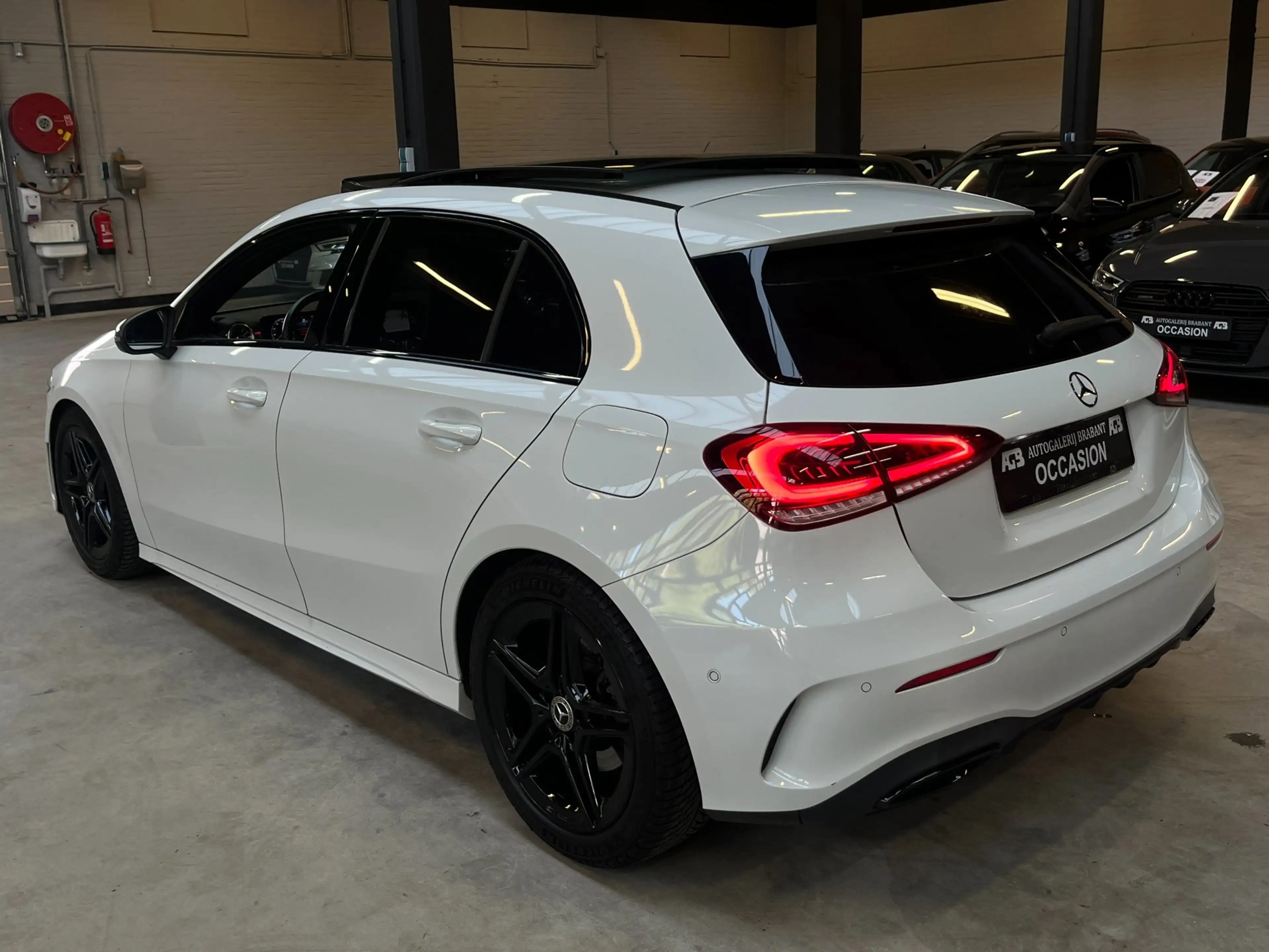 Mercedes-Benz A 200 Business Solution AMG Pano/Carplay/Camera/Sfeerver — photo 3
