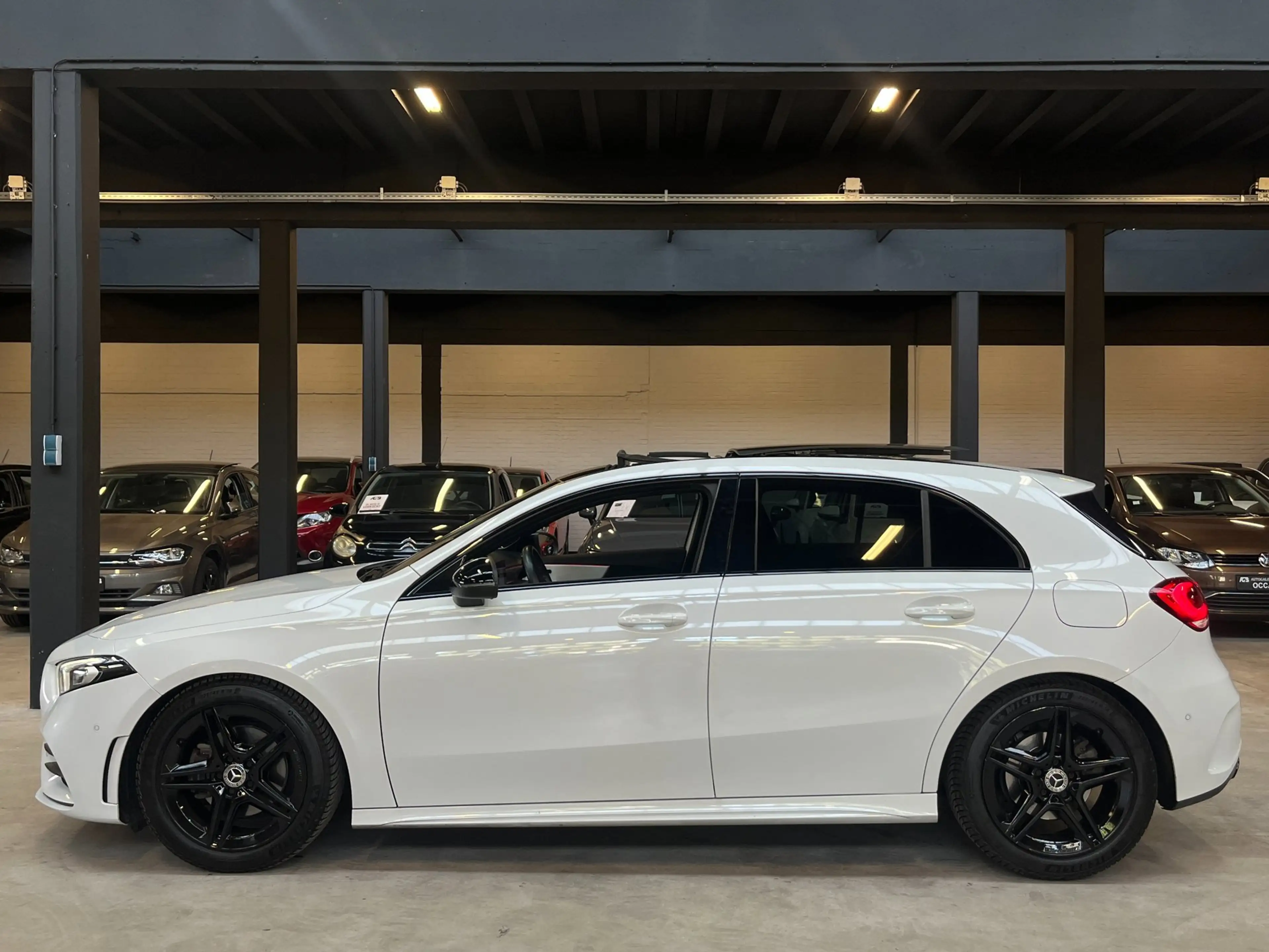 Mercedes-Benz A 200 Business Solution AMG Pano/Carplay/Camera/Sfeerver — photo 2