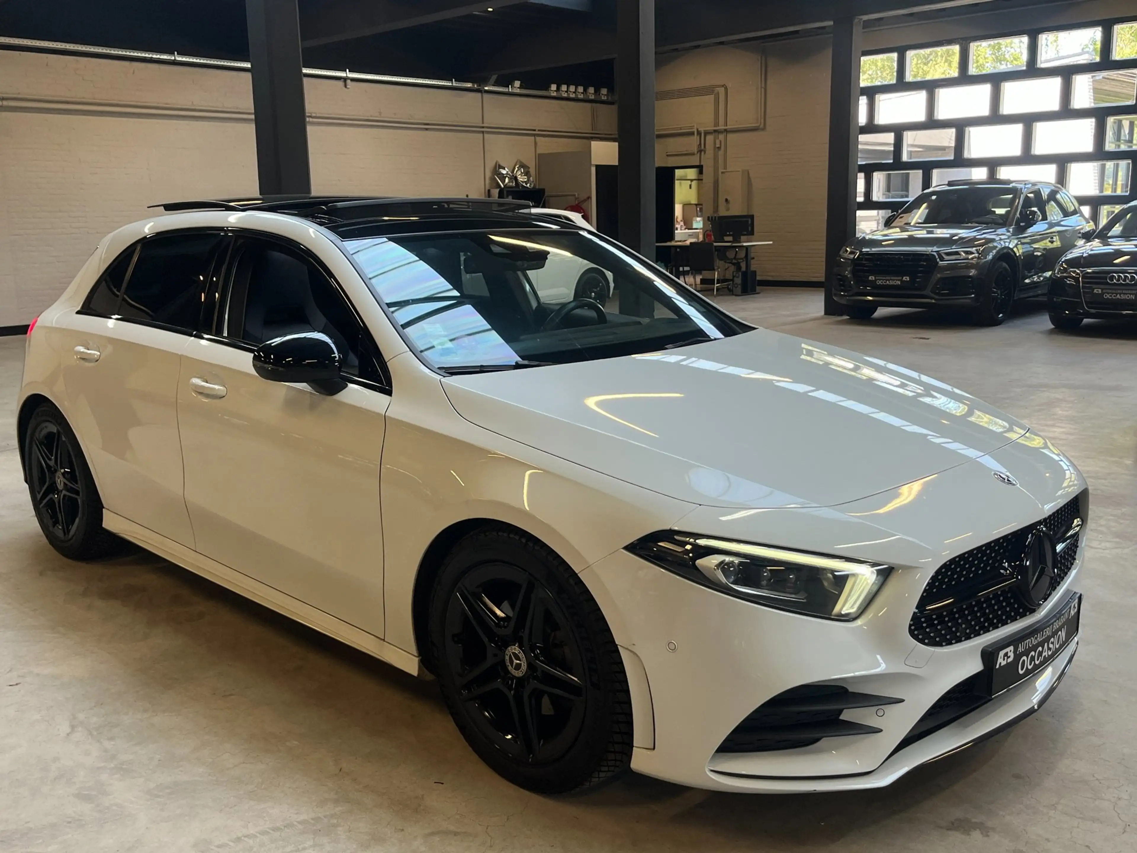 Mercedes-Benz A 200 Business Solution AMG Pano/Carplay/Camera/Sfeerver — photo 7