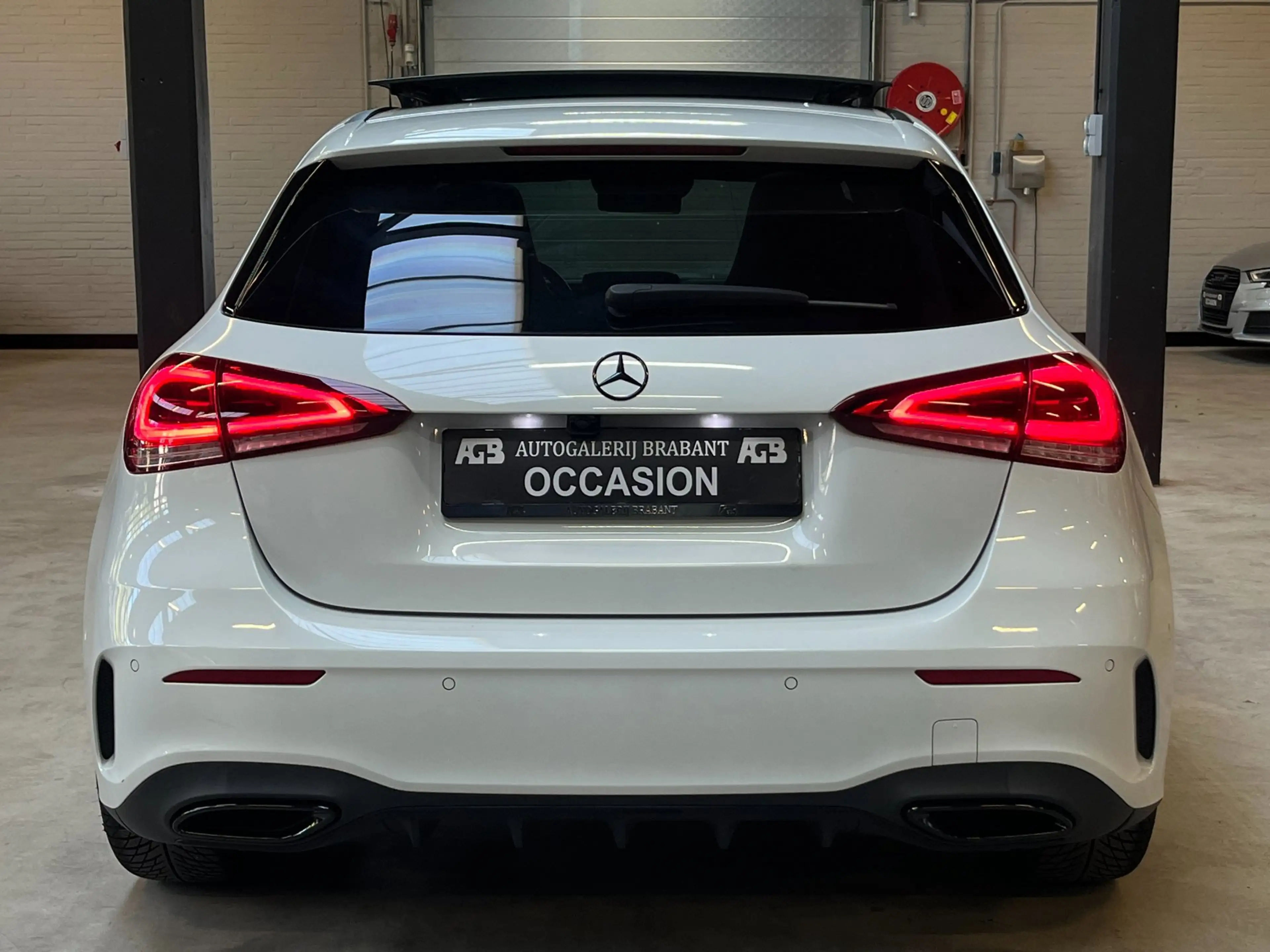 Mercedes-Benz A 200 Business Solution AMG Pano/Carplay/Camera/Sfeerver — photo 4