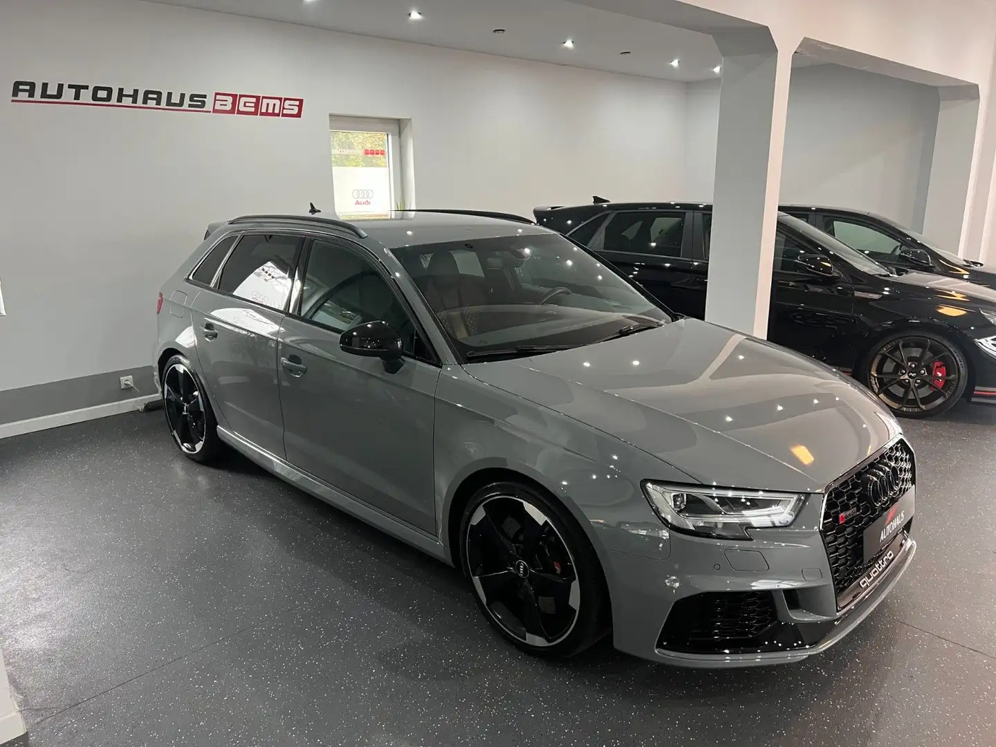 Audi RS3 2.5 TFSI * Sportback*MATR*VIRTUAL*SCHALE*B&O Grau - 2