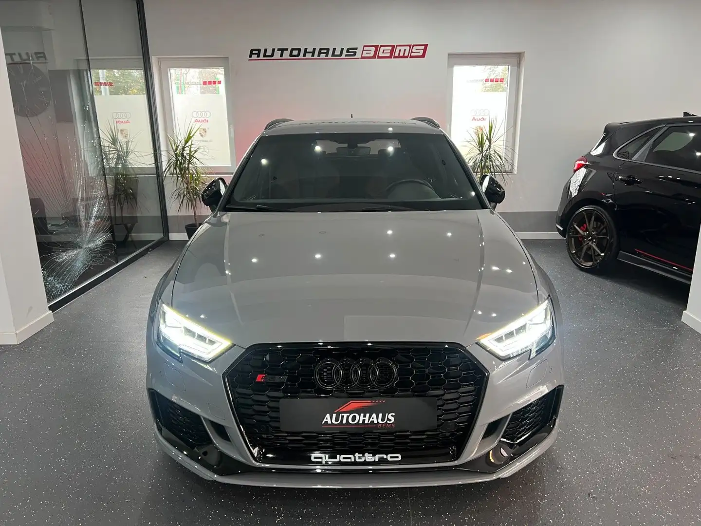 Audi RS3 2.5 TFSI * Sportback*MATR*VIRTUAL*SCHALE*B&O Grau - 1