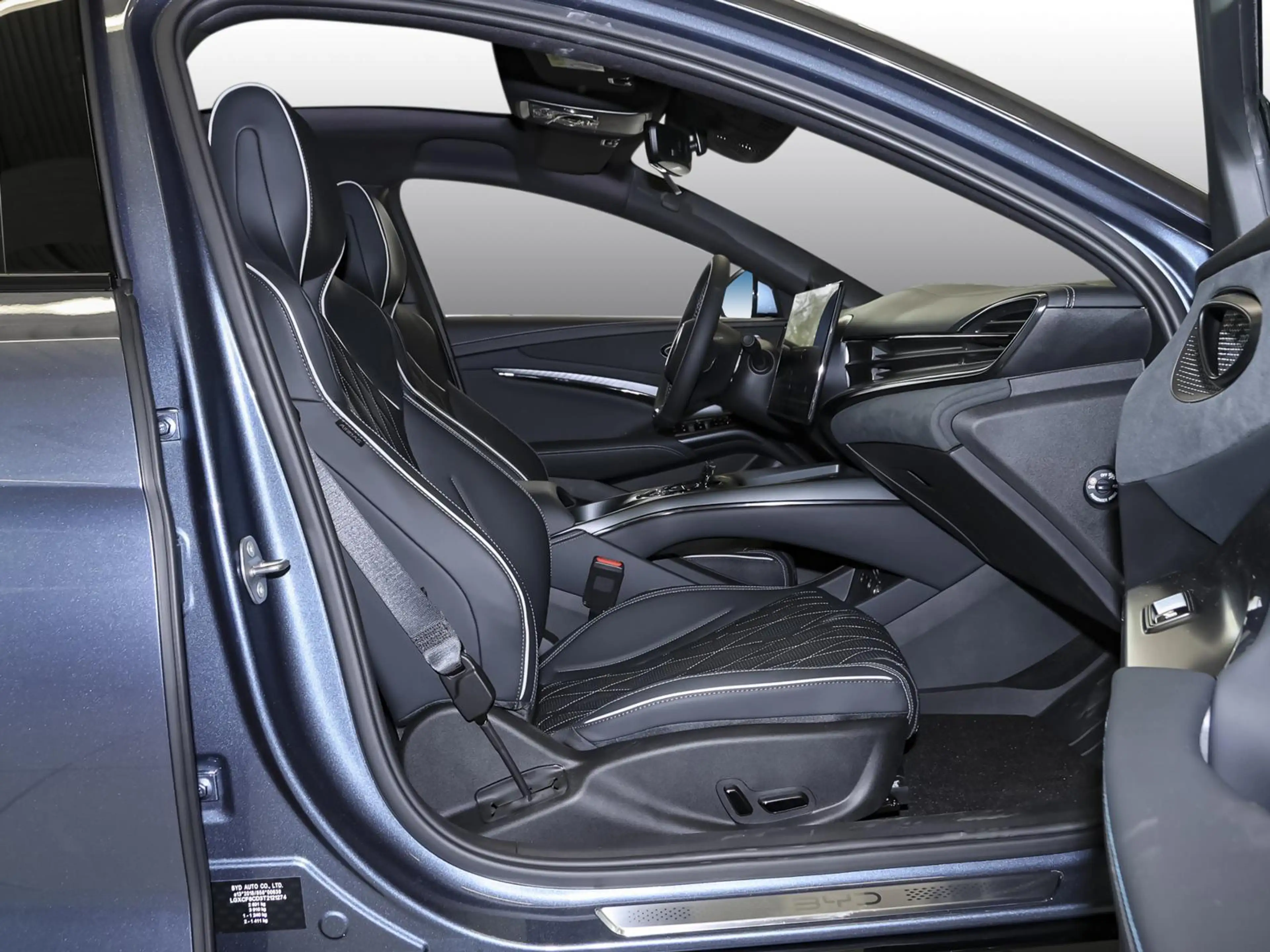 BYD Seal Excellence AWD LEDER NAVI SHZ PDC KLIMA BT — photo 3