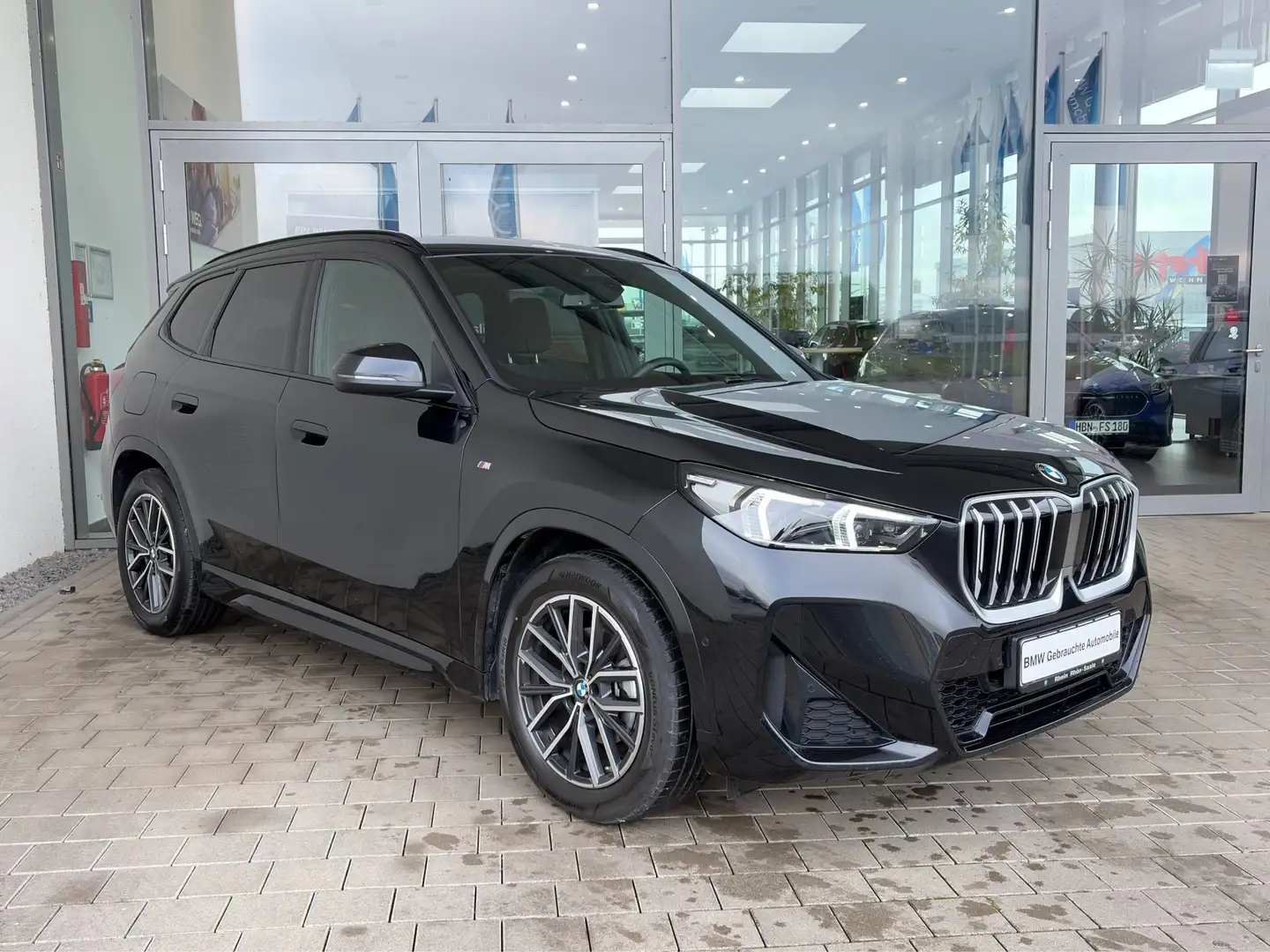 BMW X1 sDrive18i M Sportpaket LED.H/K.AHK.ParkA.Navi Schwarz - 2