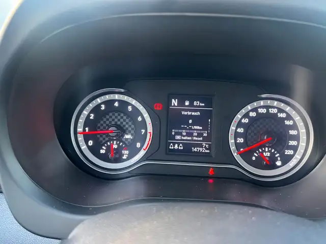 Hyundai i10 view 15