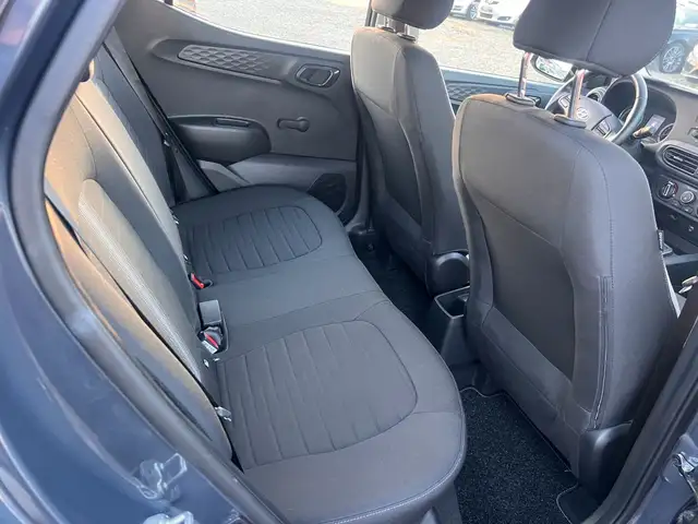 Hyundai i10 view 12