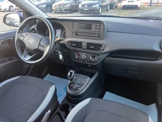 Hyundai i10 view 9