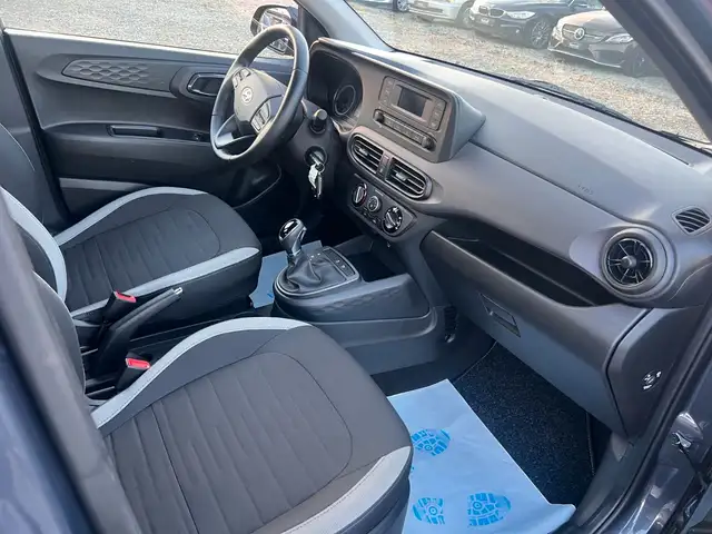 Hyundai i10 view 10