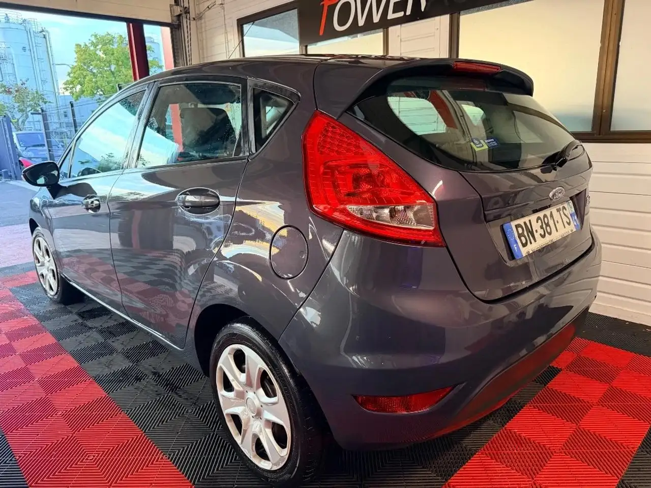 Ford Fiesta 5 portes — photo 4