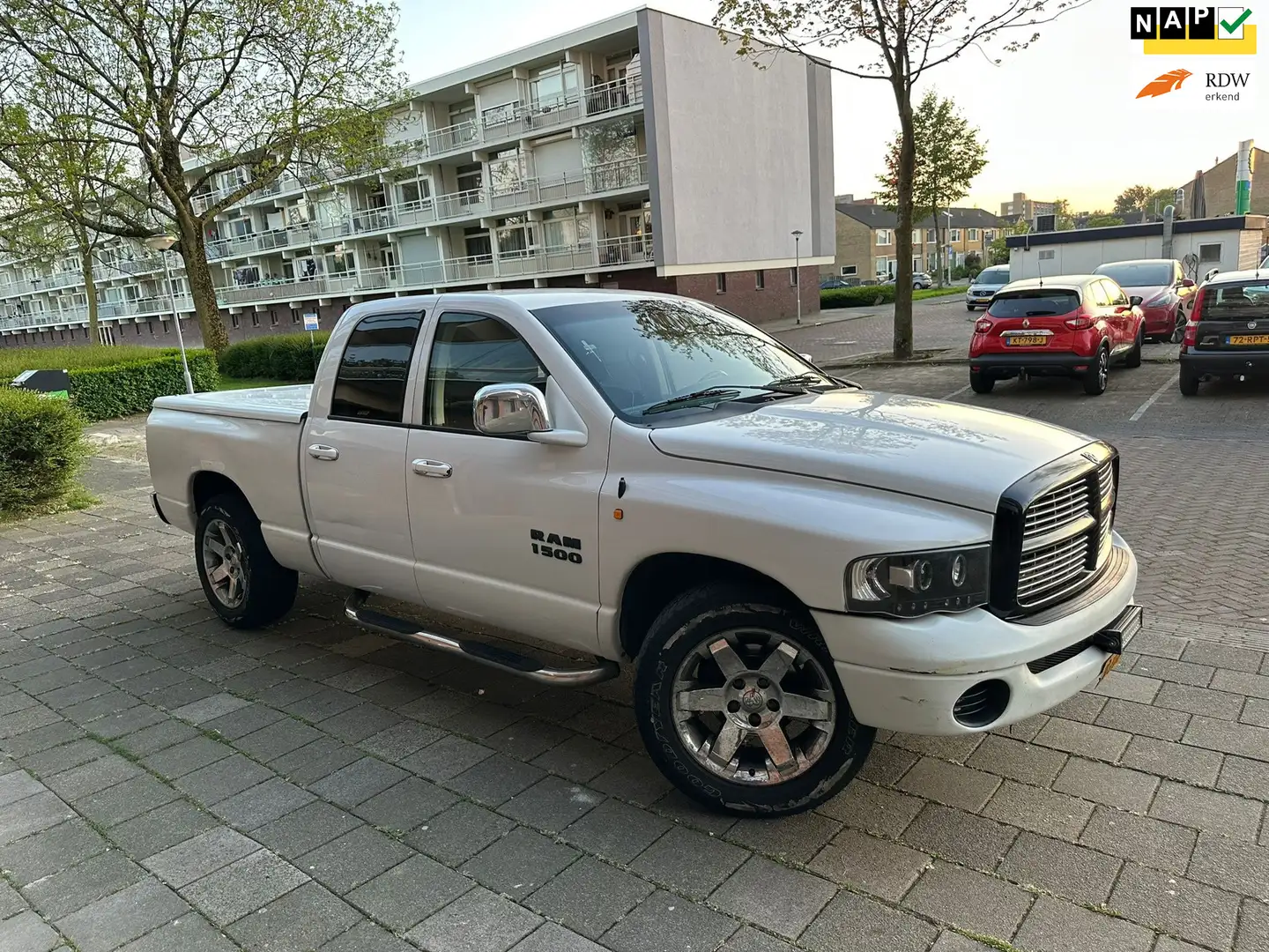 Dodge RAM 1500 Dubbel Cabine l Kleppen Uitlaat l Rijdt en Sc - 1