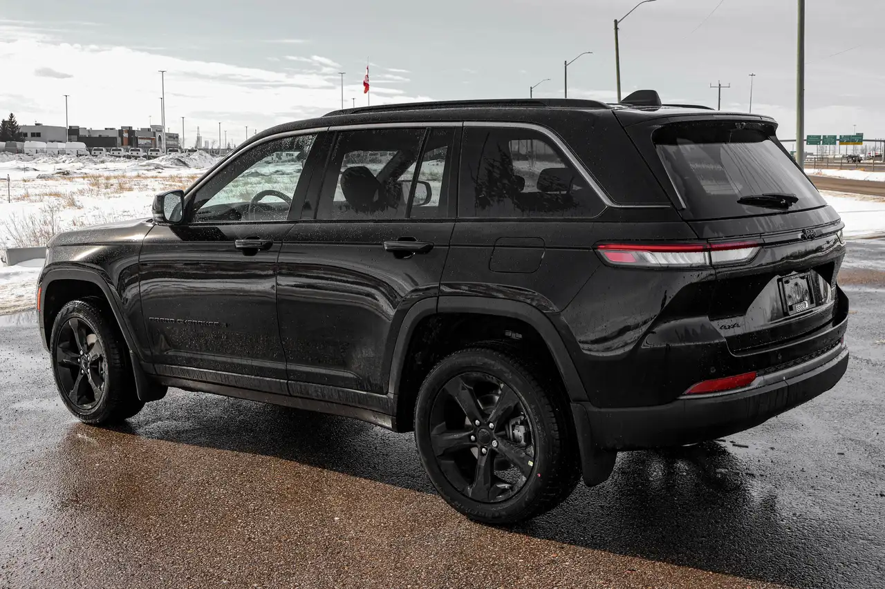 Jeep Grand Cherokee снимка Jeep Grand Cherokee