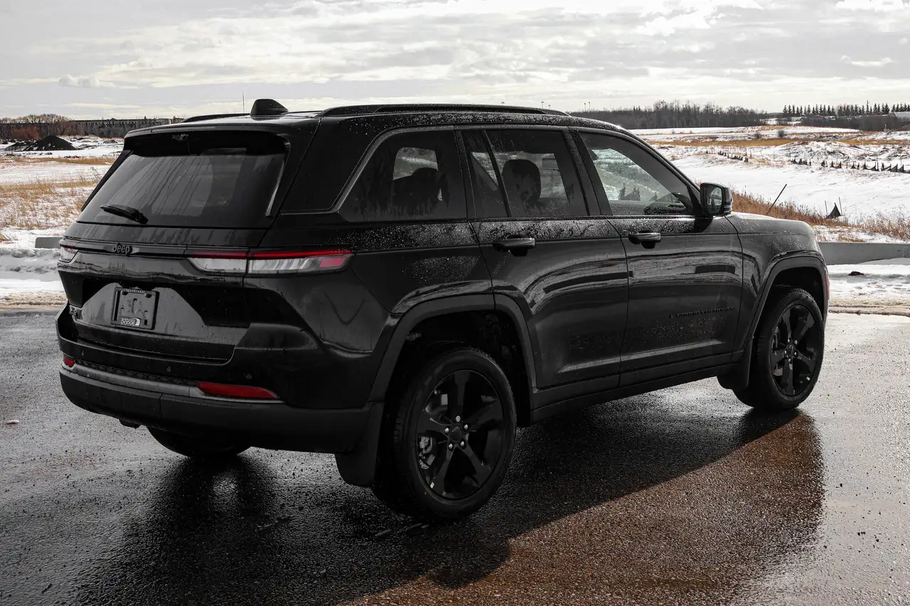 Jeep Grand Cherokee снимка Jeep Grand Cherokee