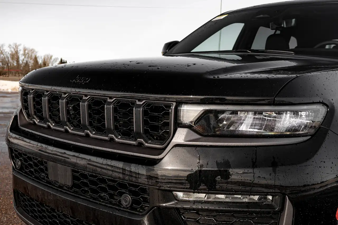 Jeep Grand Cherokee снимка Jeep Grand Cherokee