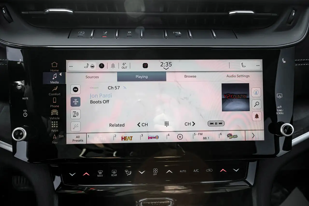 Jeep Grand Cherokee снимка Jeep Grand Cherokee