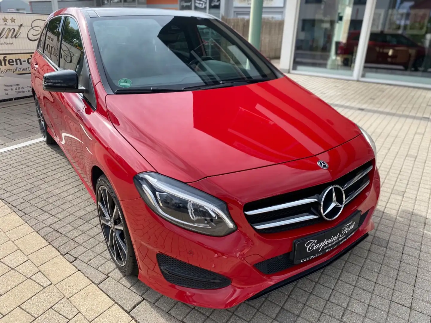 Mercedes-Benz B 200 B -Klasse ,2.Hd,Automatik, NAVI, AHK,LEDER Roşu - 1