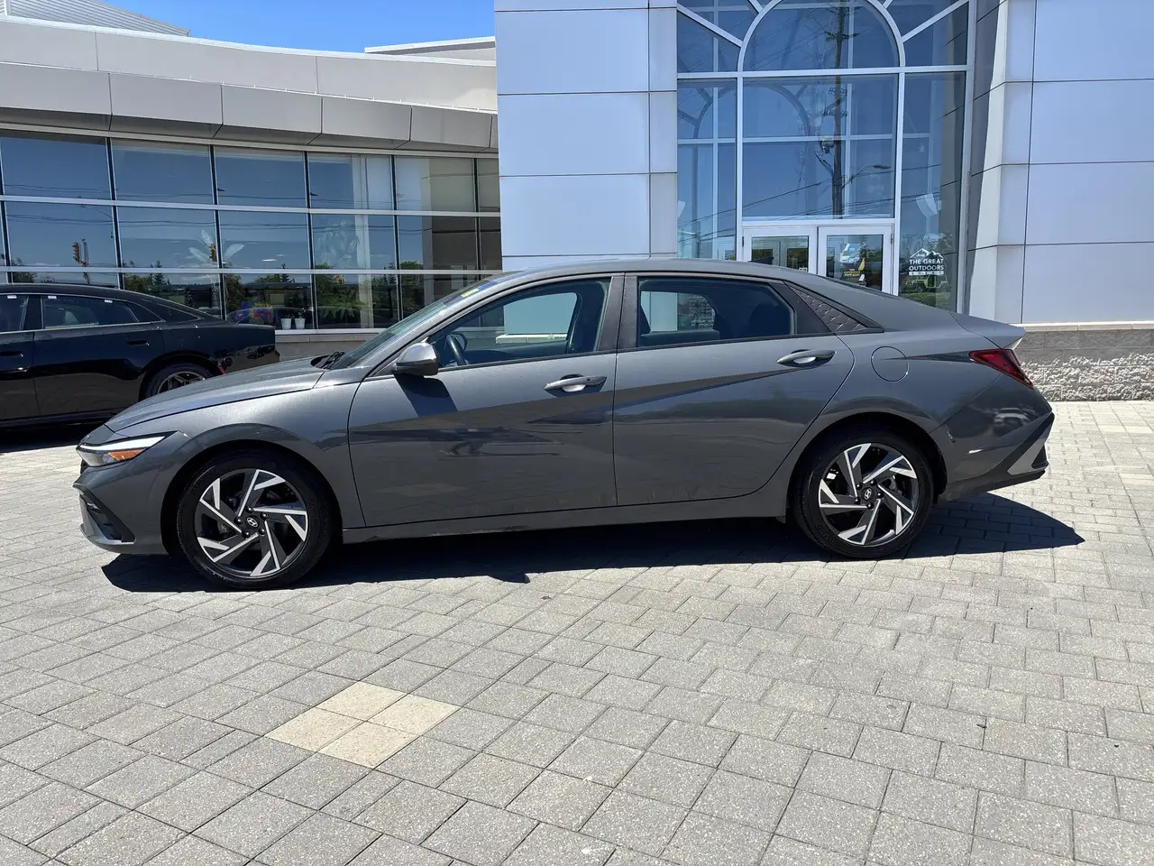 Hyundai ELANTRA photo Hyundai ELANTRA