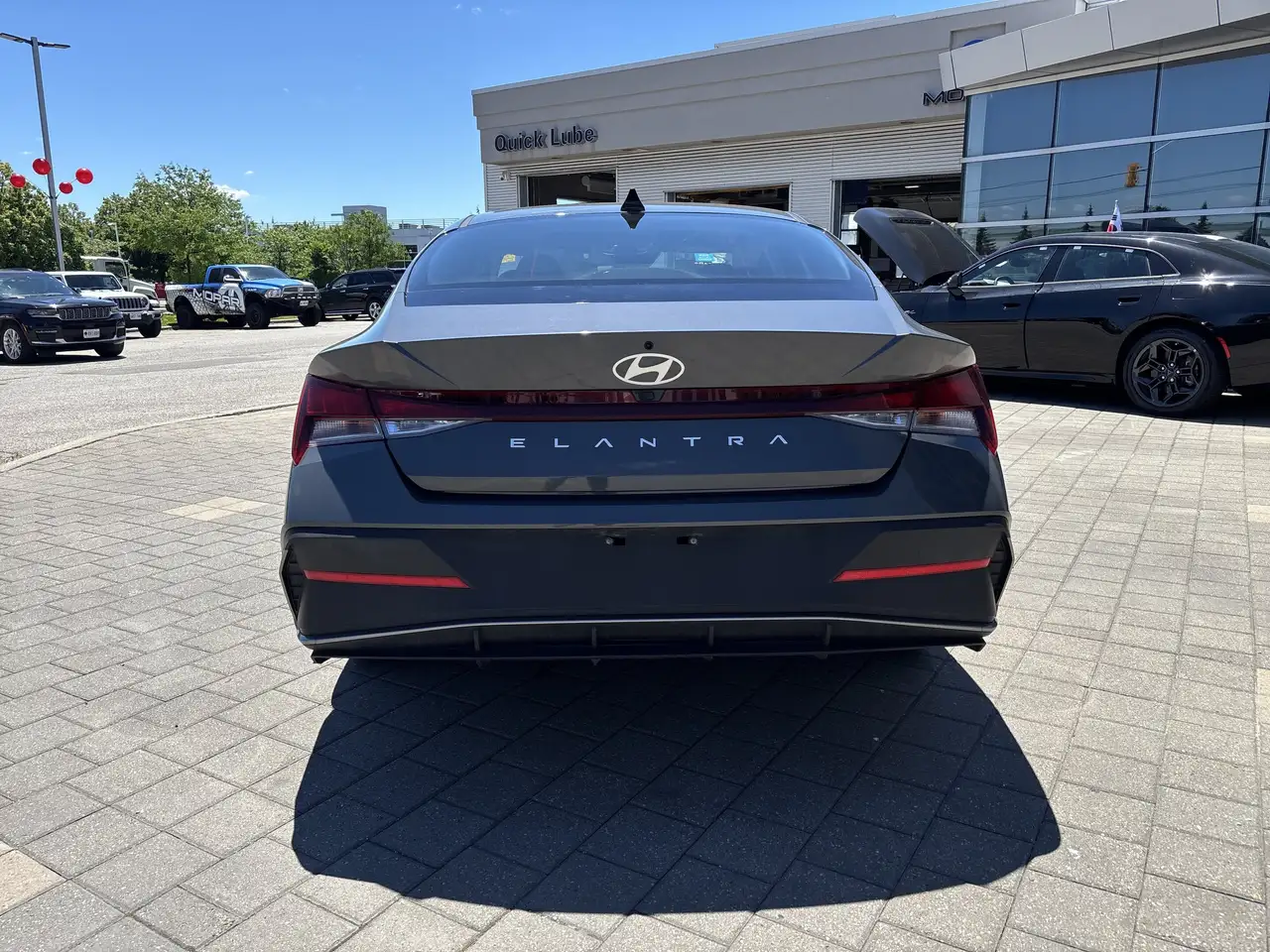 Hyundai ELANTRA photo Hyundai ELANTRA