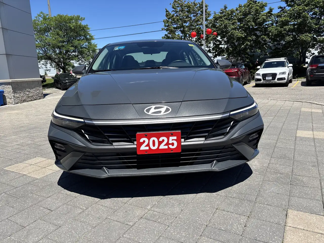 Hyundai ELANTRA photo Hyundai ELANTRA