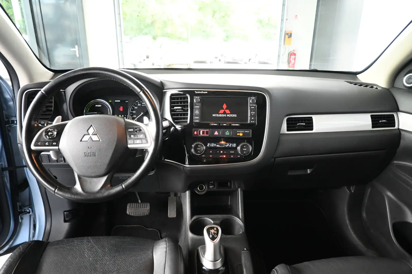 Mitsubishi Outlander 2.0 PHEV Instyle+ Navigatie Cruise controle Climat Blauw - 2