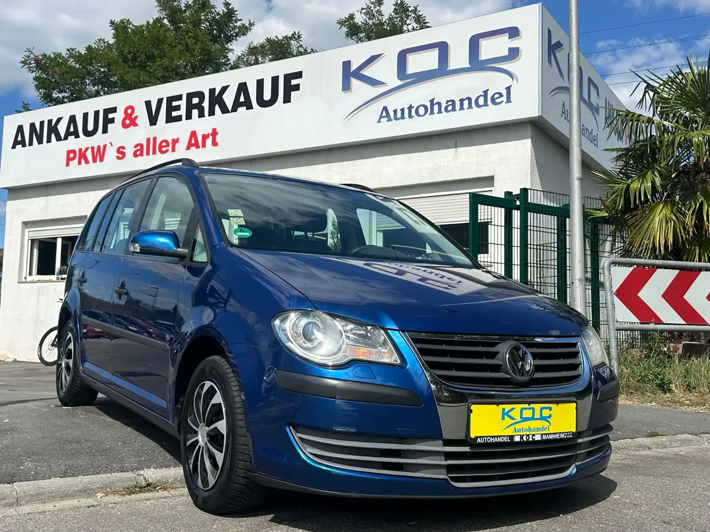 Volkswagen Touran Conceptline Blau - 1