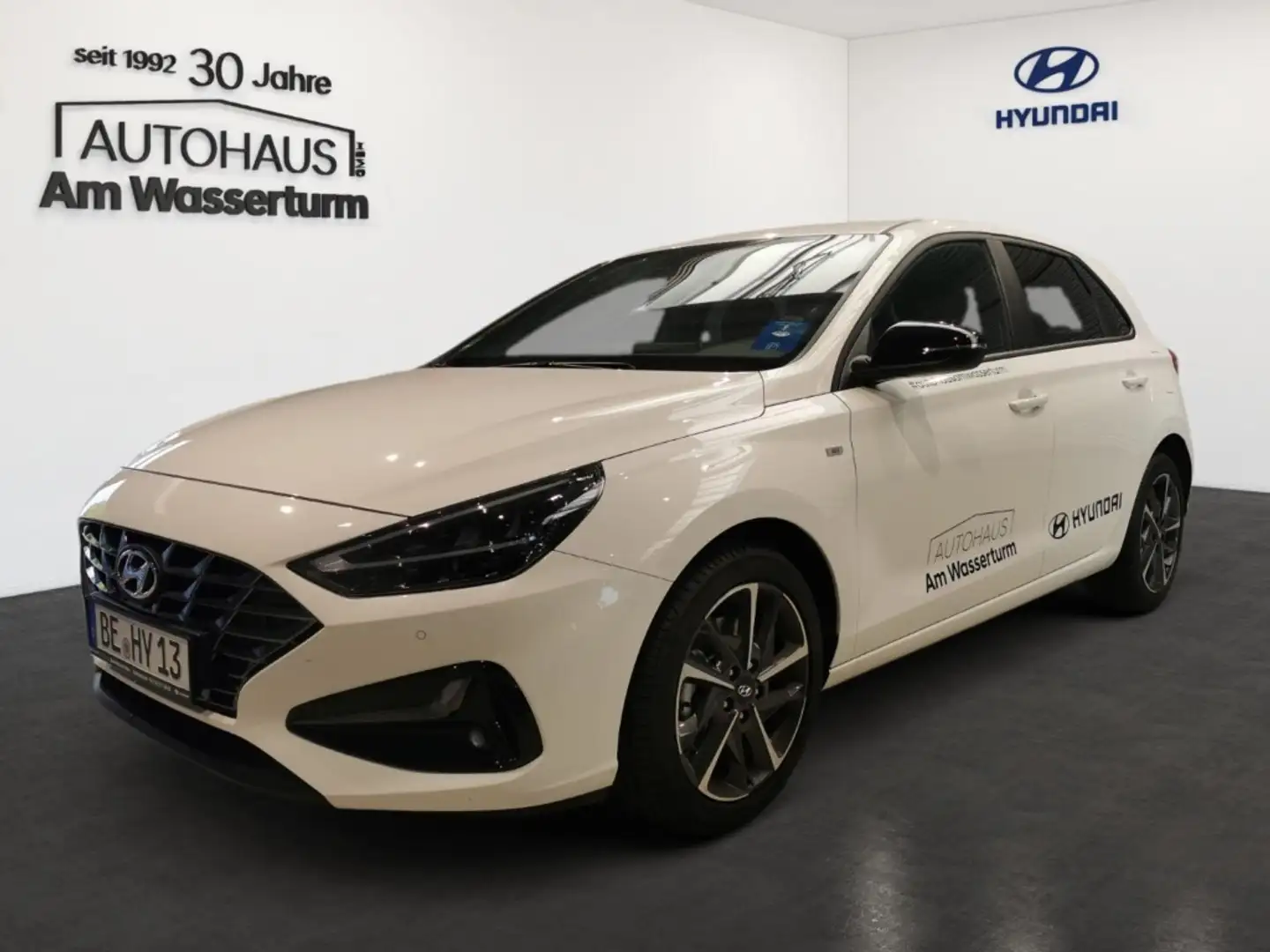 Hyundai i30 Mild-Hybrid EU6d FL 1.5 T-GDI 5-Türer M/T 48V (MJ2 Weiß - 1