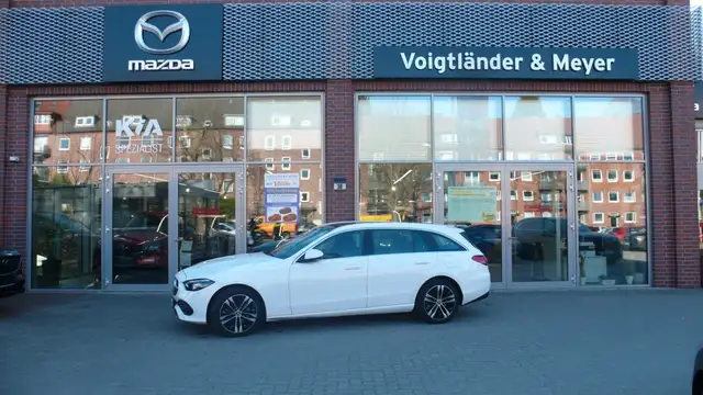 Mercedes-Benz 300 C300 T e Avangarde Autom Panorama Ganzjahresreif