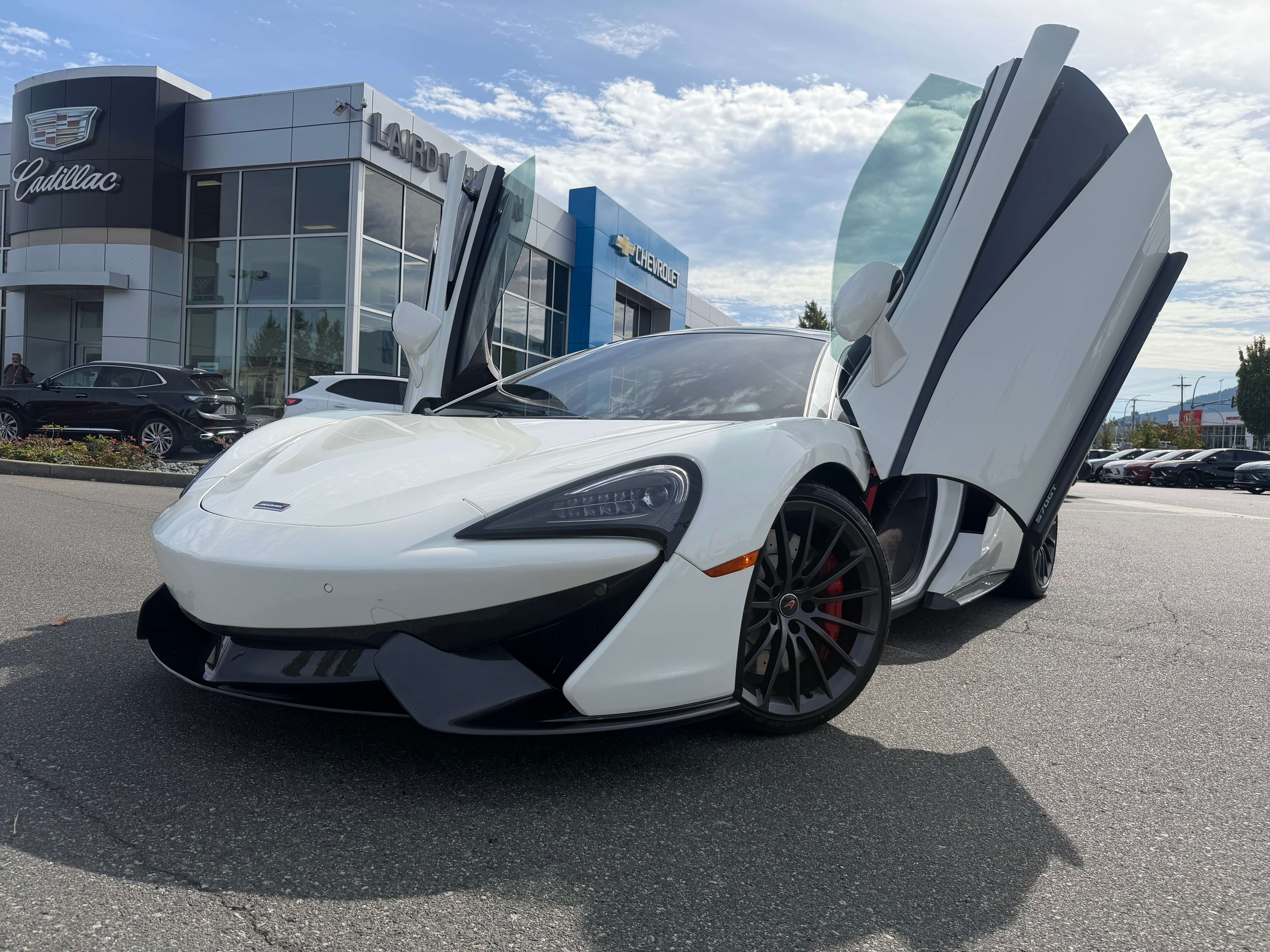 White 2017 McLaren 570GT Coupe Rear-Wheel Drive Automatic