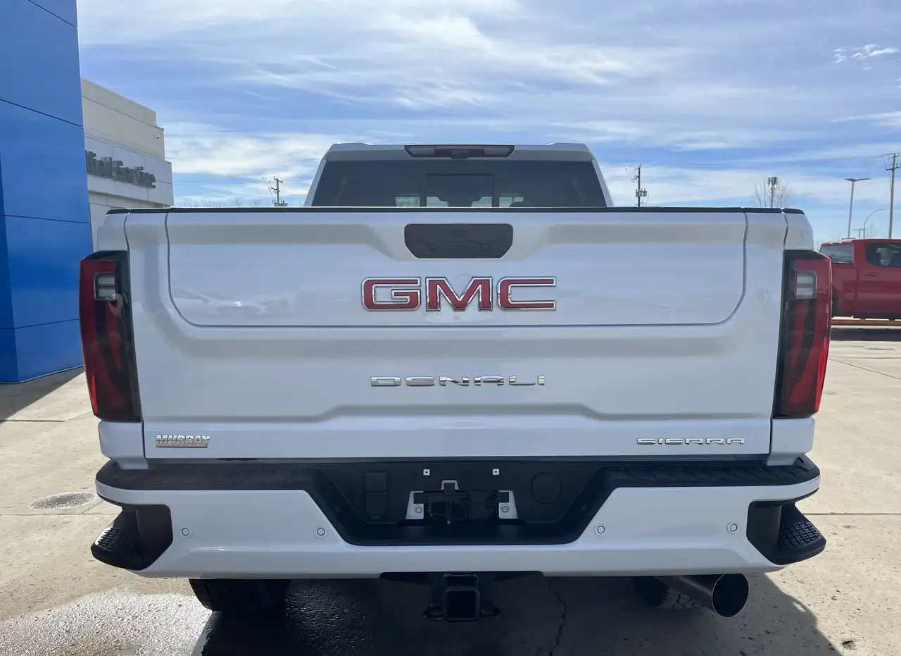 GMC Sierra 3500HD снимка GMC Sierra 3500HD