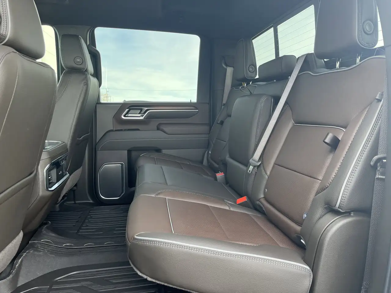 GMC Sierra 3500HD снимка GMC Sierra 3500HD