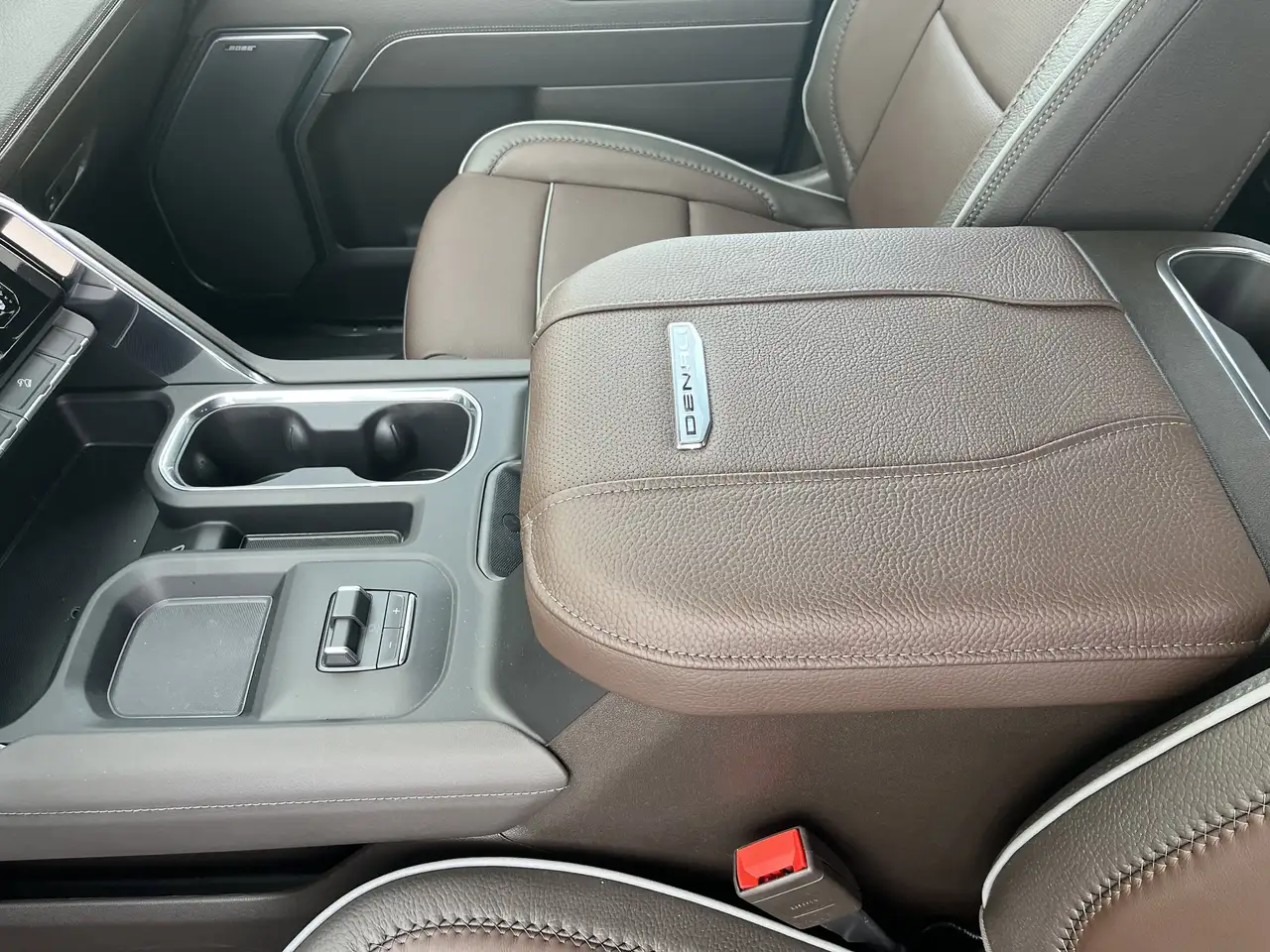 GMC Sierra 3500HD снимка GMC Sierra 3500HD