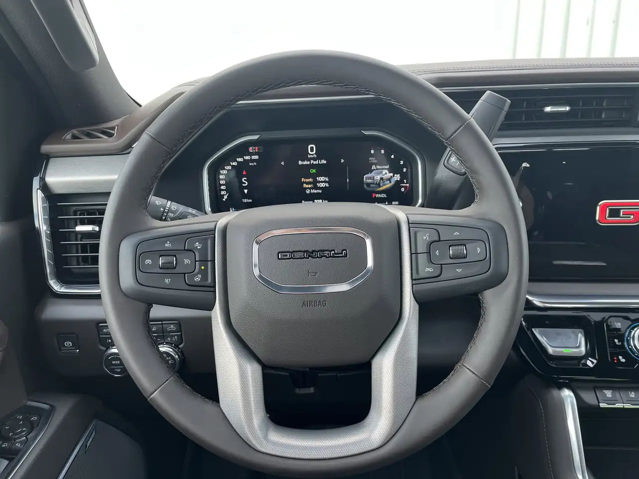 GMC Sierra 3500HD снимка GMC Sierra 3500HD