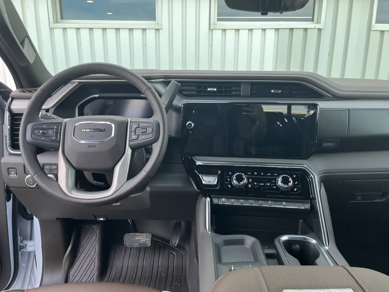 GMC Sierra 3500HD снимка GMC Sierra 3500HD