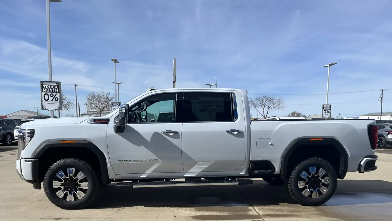 GMC Sierra 3500HD снимка GMC Sierra 3500HD