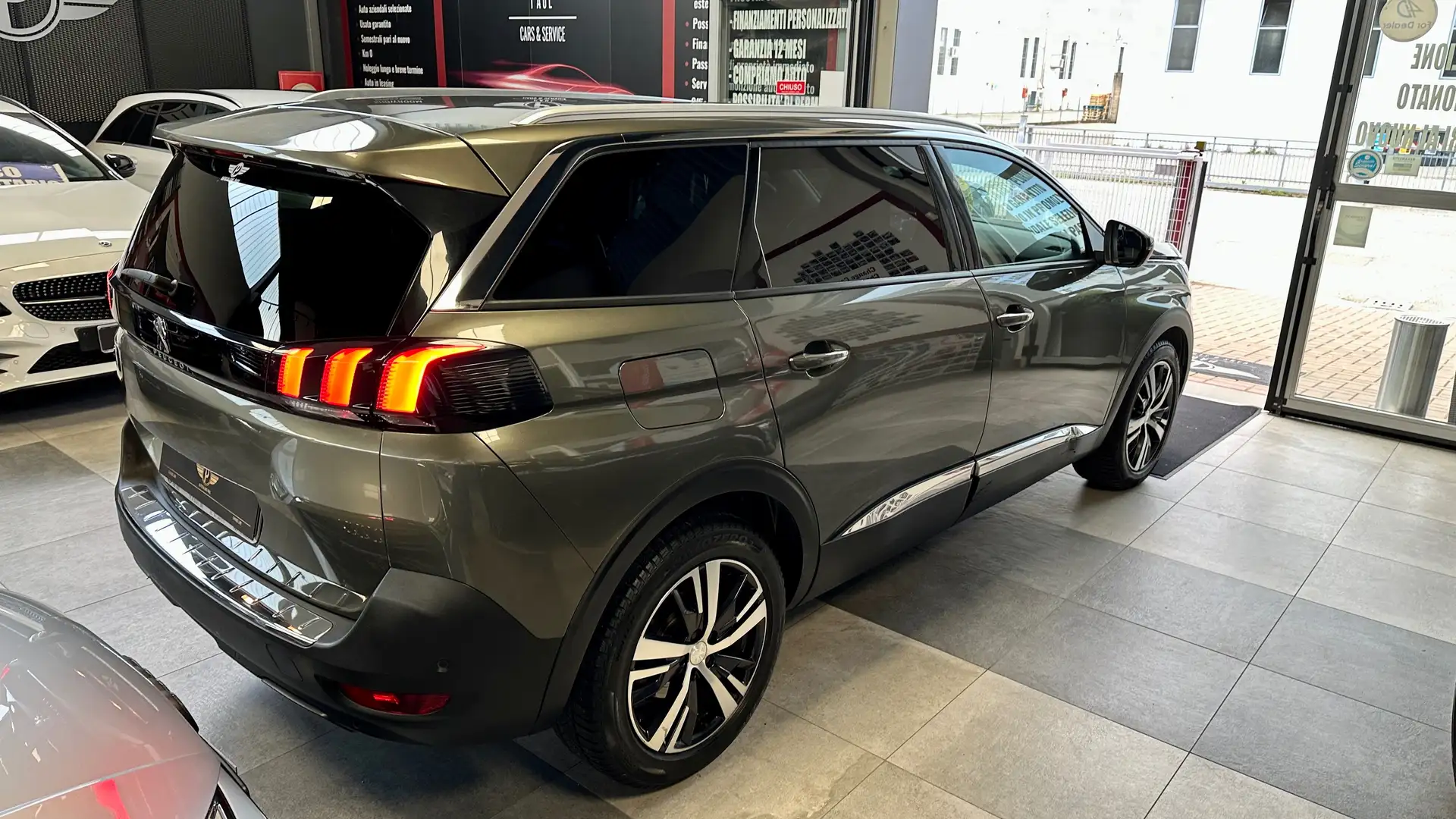 Peugeot 5008 1.5 BlueHDi 130CV S&S 7 Posti Allure Grijs - 2