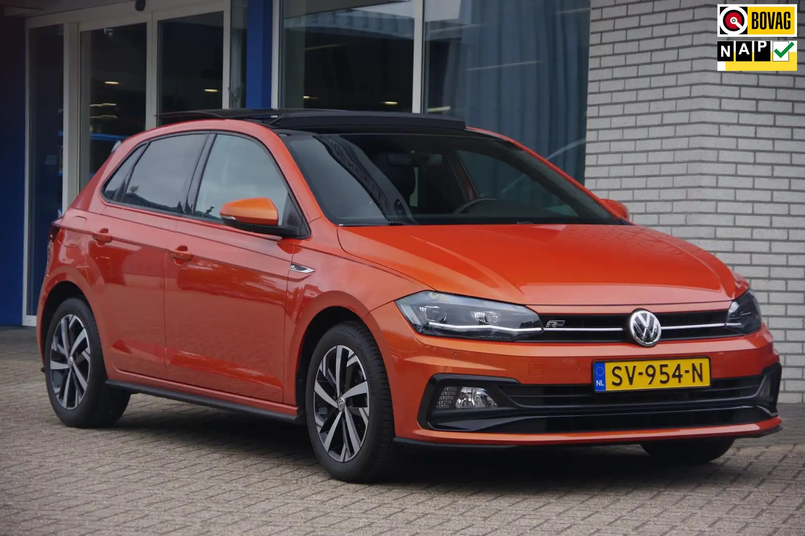 Volkswagen Polo 1.0 TSI AUTOMAAT R-line Panoramadak Camera Carplay Oranje - 1