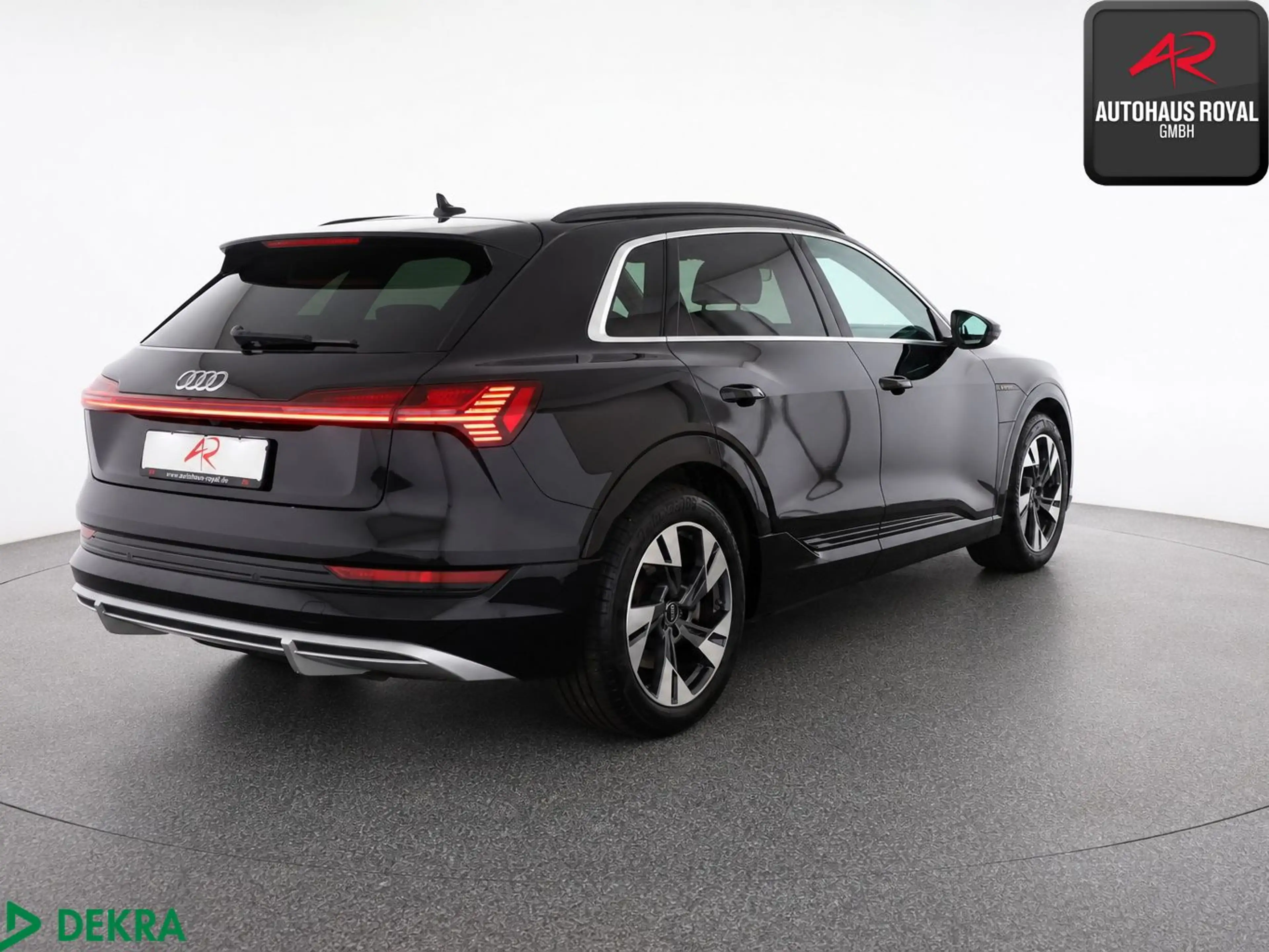 Audi e-tron 55 qu S LINE PANO,HUD,LUFT,MATRIX,KEYLESS — photo 4