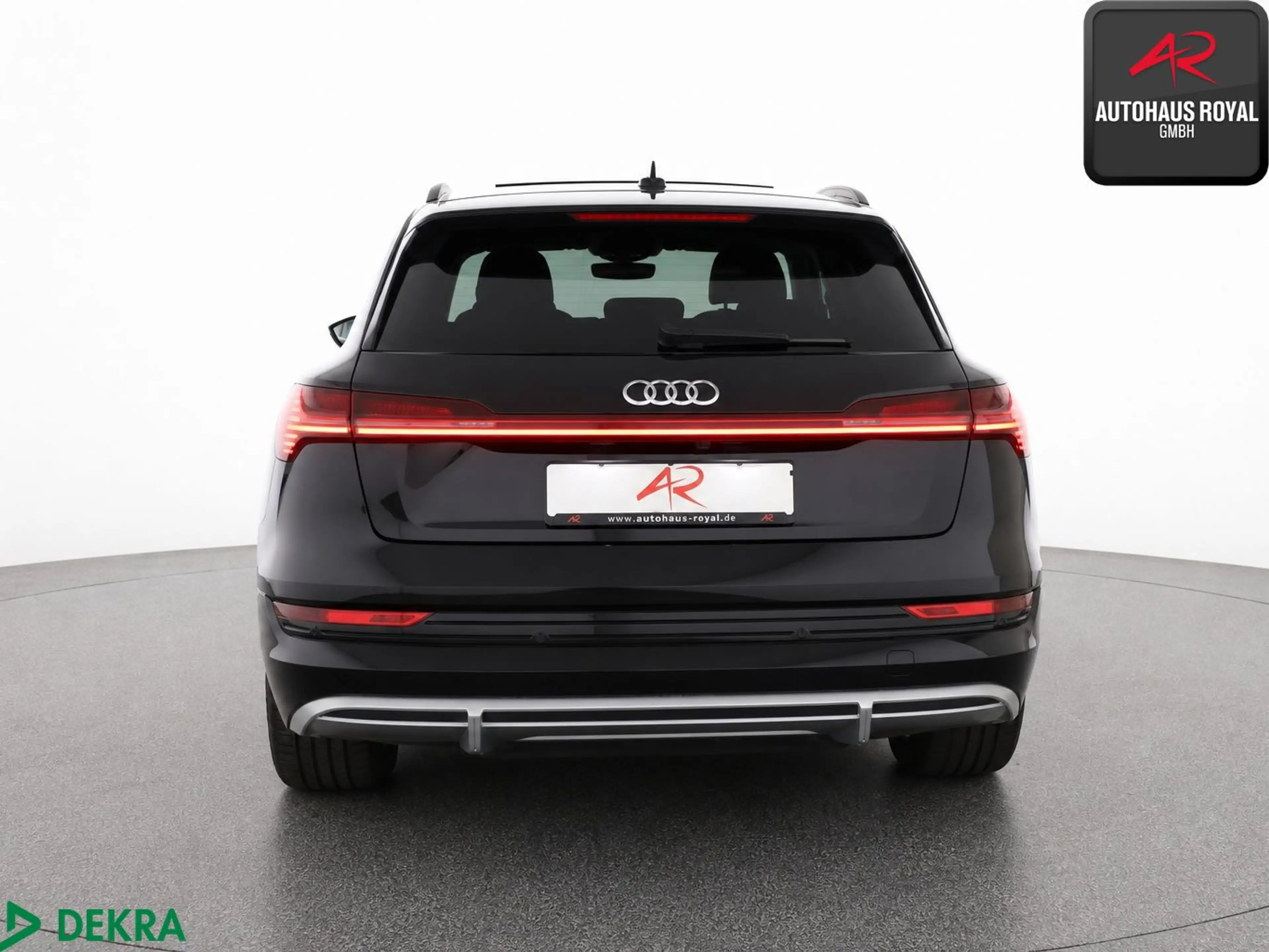 Audi e-tron 55 qu S LINE PANO,HUD,LUFT,MATRIX,KEYLESS — photo 3